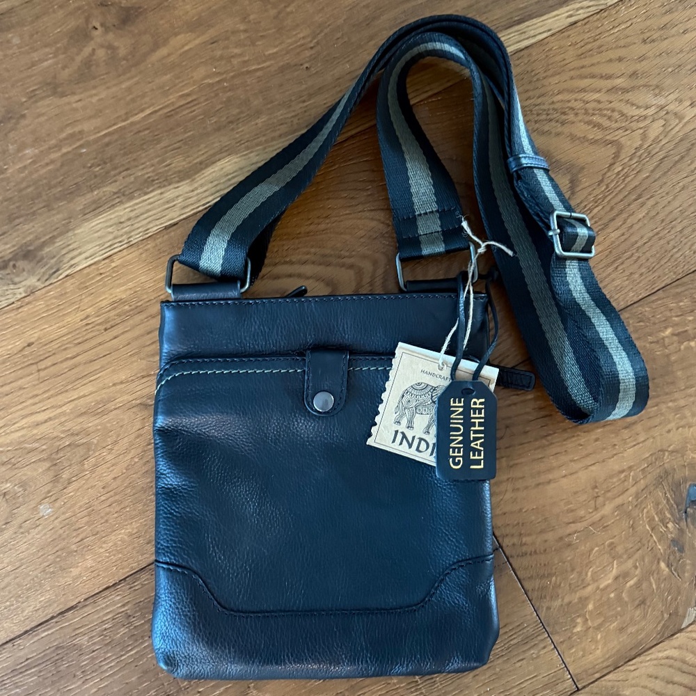 Pebble Leather Messenger Bag